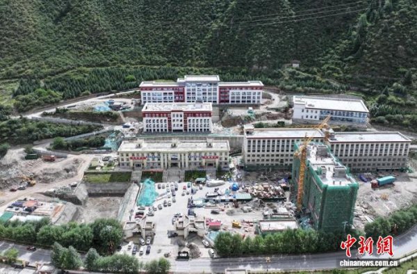 牛宝宝 四川白玉：总投资2.5亿元的新学校即将投用